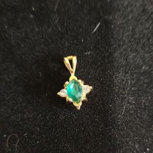 Elegant Gold and Green Pendant